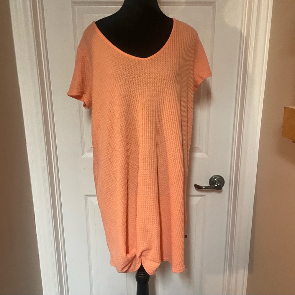 La Vie En Rose Coral V-Neck Tunic